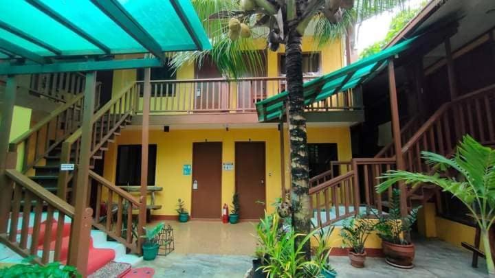 إل نيدو Mam Olson Pensionne House المظهر الخارجي الصورة